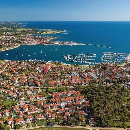 Two-bedroom In Apartment Umag