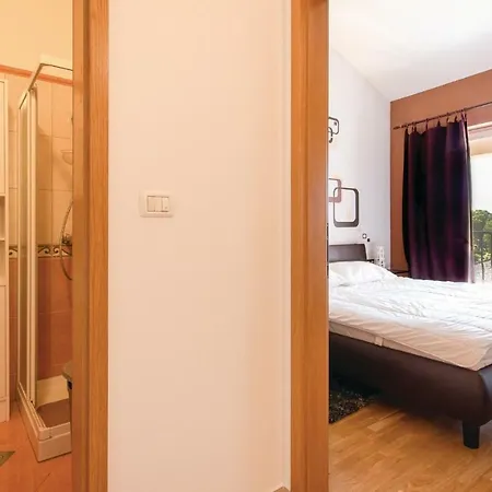 Two-bedroom In Apartment Umag